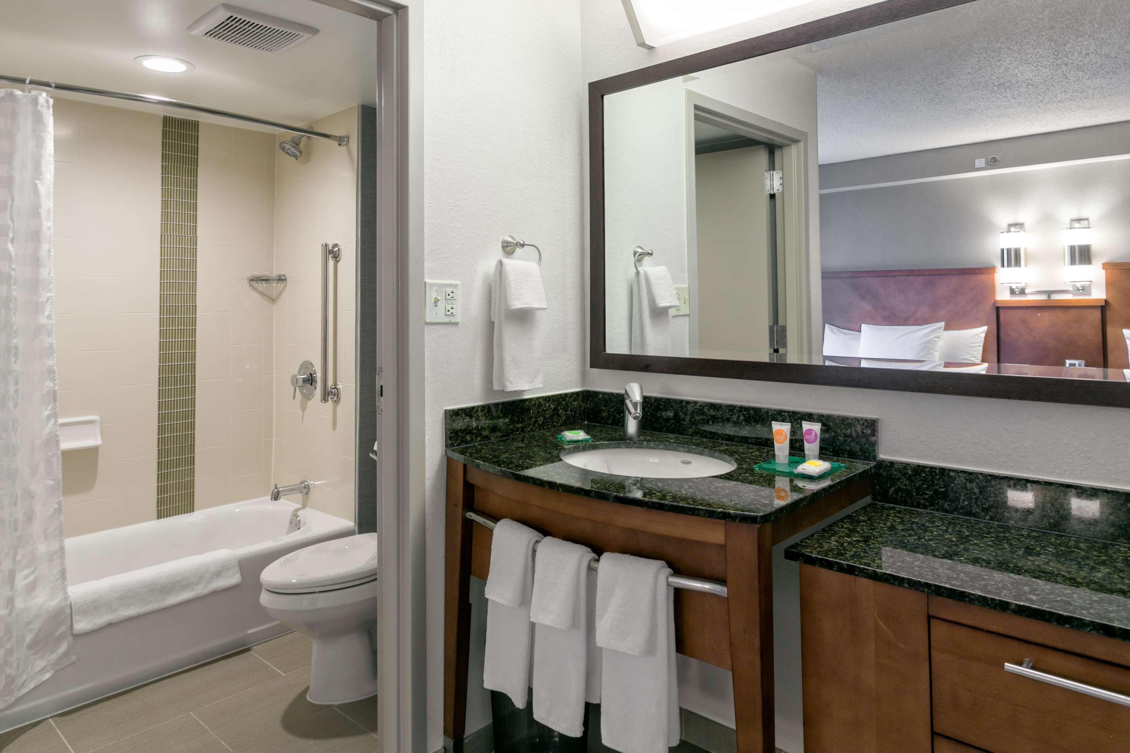Hyatt Place Nashville Cool Springs 3*