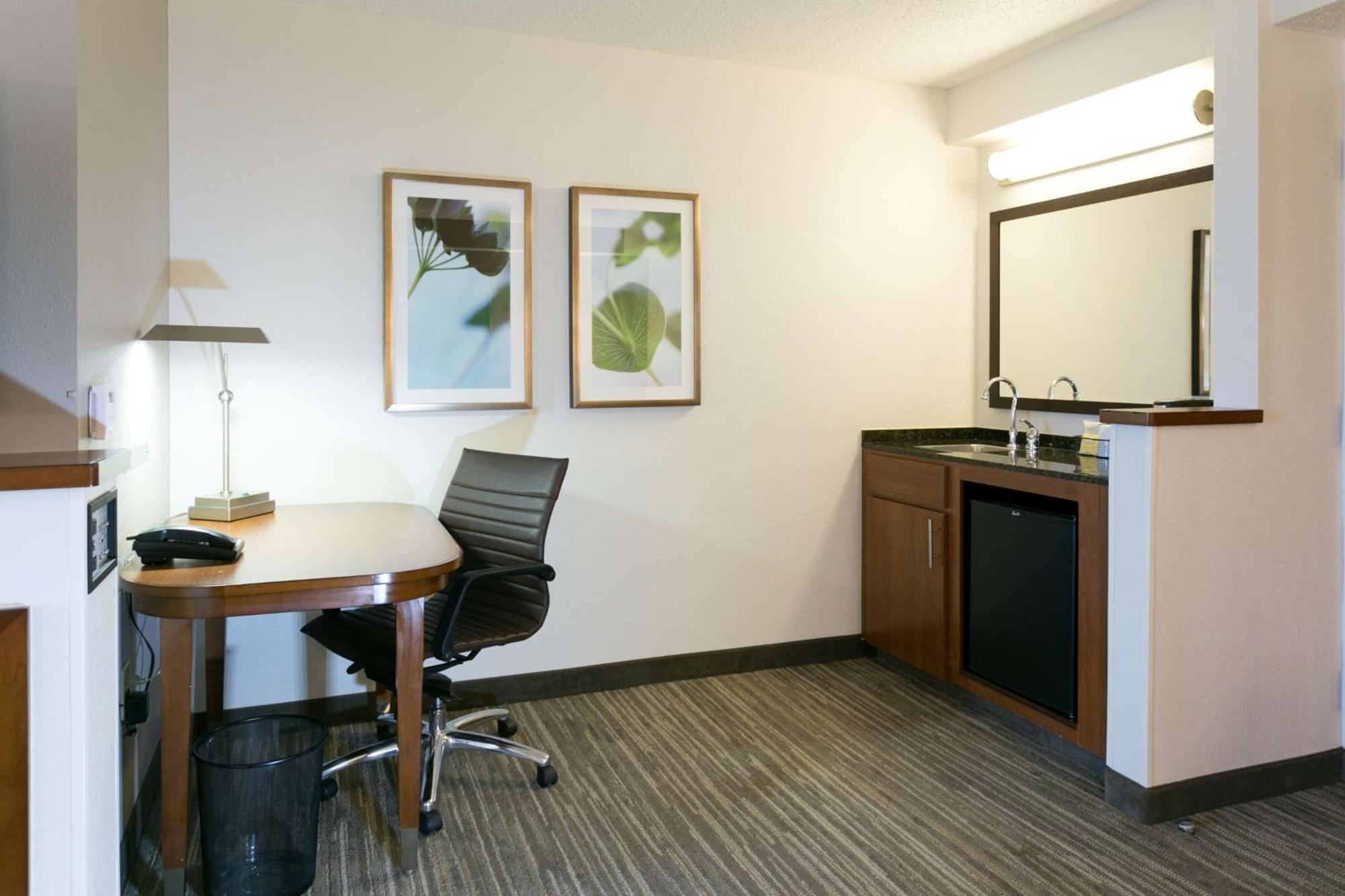 Hyatt Place Nashville Cool Springs 3*